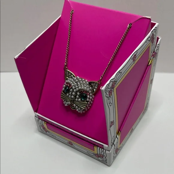 Betsey Johnson Vintage Gold Tone Cat Necklace with Faux Pearls and Rhinestones - Picture 3 of 9